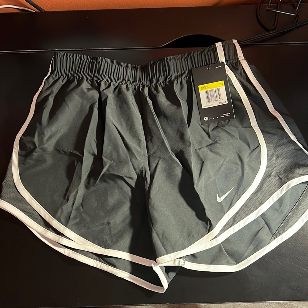 Nike shorts womens size small NWT — gray